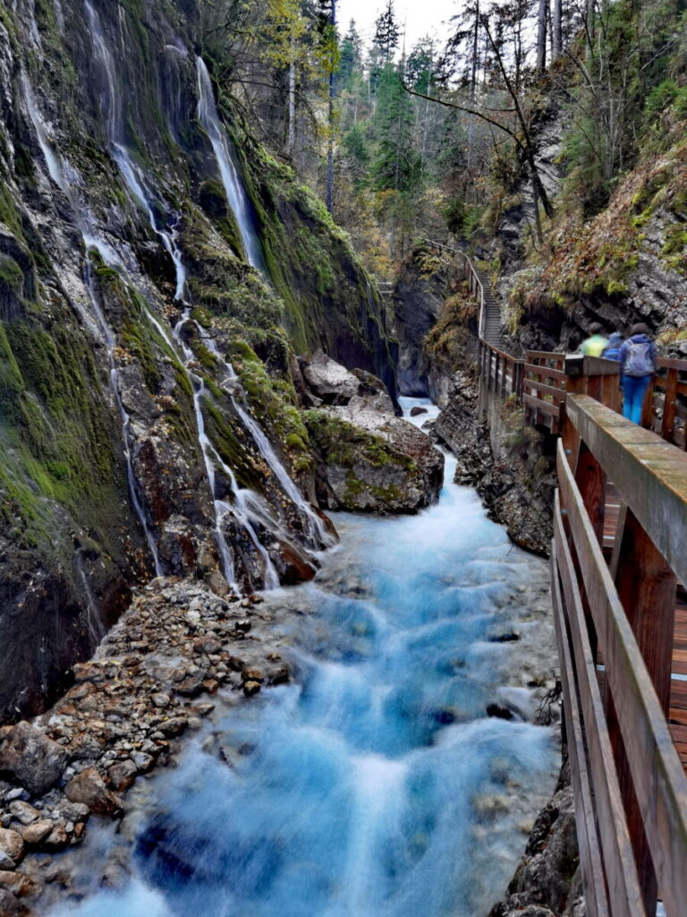 So führt der Wandersteig durch die kostenpflichtige Wimbachklamm